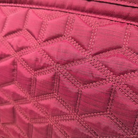 Lug Wings Red Quilted Crossbody Travel Bag in Cranberry RFID Insulated Pocket - Picture 4 of 12